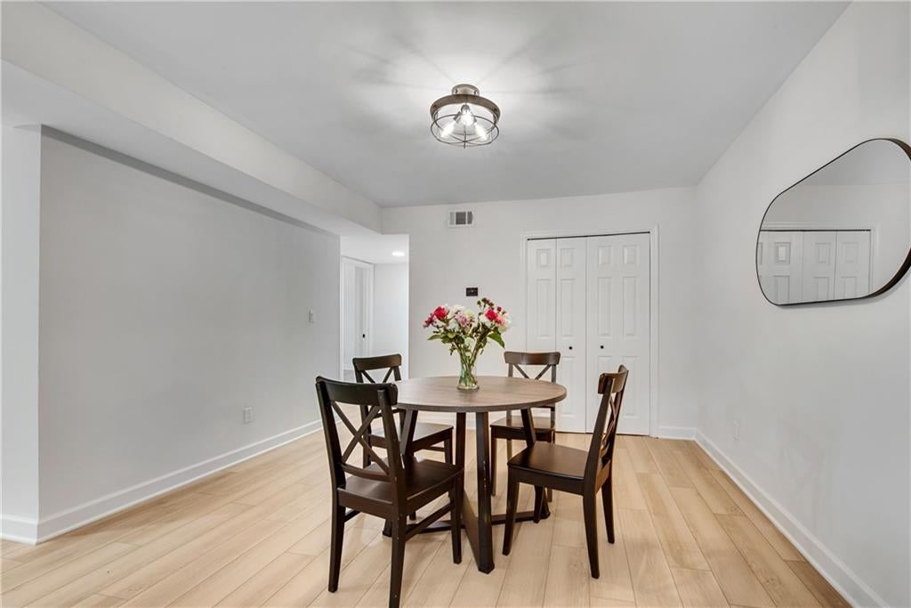 6851 Roswell Road Q16