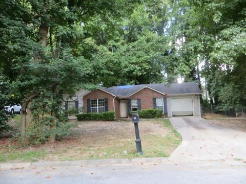 Homes For Sale - 2033 Pine Cone Drive<br/> Fulton County, Atlanta, GA 30331