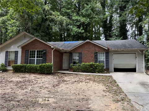 Homes For Sale - 2033 Pine Cone Drive<br/> Atlanta, GA 30331