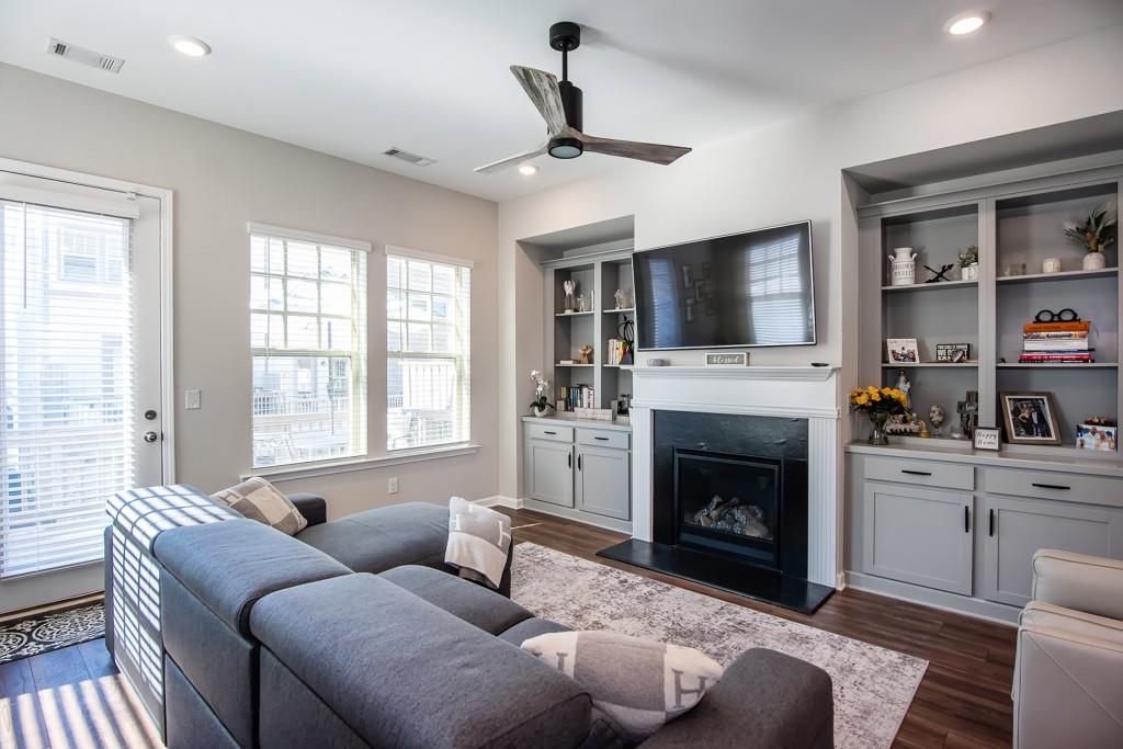 2575 Morehead Street