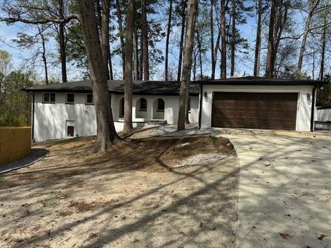 3185 Hammarskjold Drive East Point GA 30344