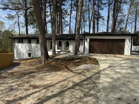 3185 Hammarskjold Drive East Point GA 30344
