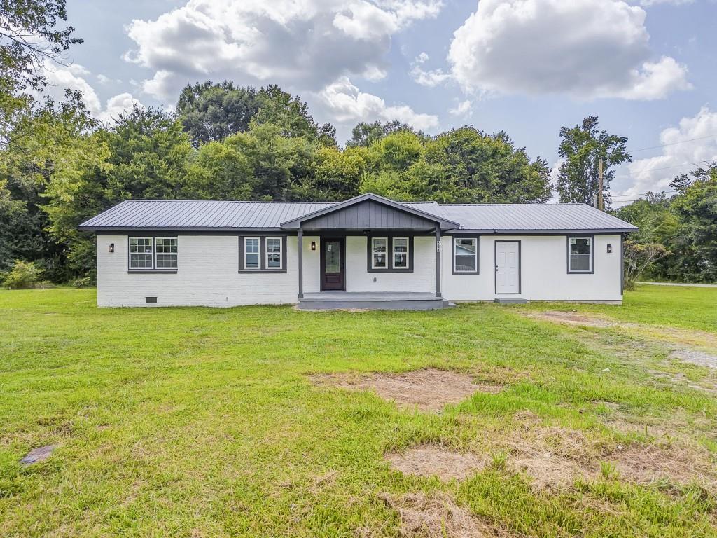 201 Charmin Circle SE