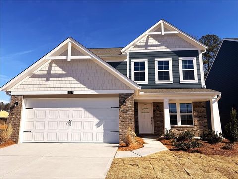 Homes For Sale - 837 Crystal Lake Parkway<br/> Hoschton, GA 30548