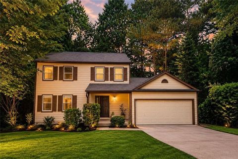 Homes For Sale - 10535 Virginia Pine Lane<br/> Alpharetta, GA 30022