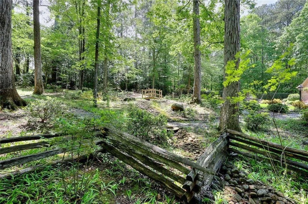 Lilburn, Georgia 30047, United States, 4 Bedrooms Bedrooms, ,5 BathroomsBathrooms,Residential,Pending,150709