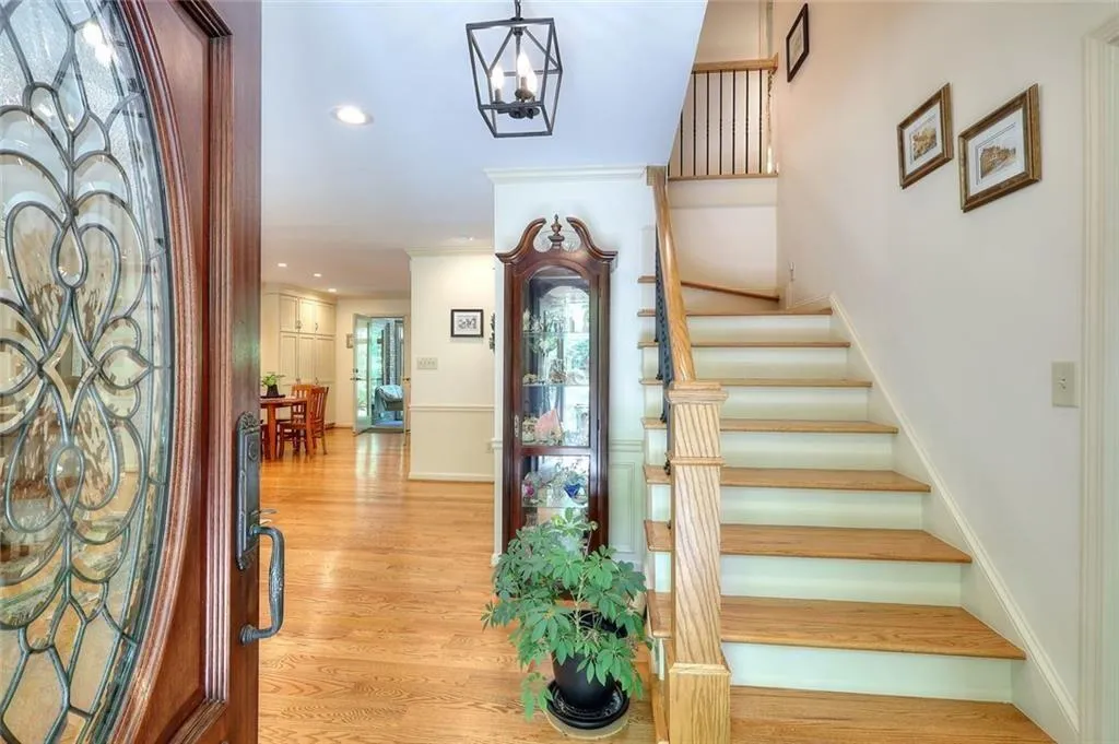 Lilburn, Georgia 30047, United States, 4 Bedrooms Bedrooms, ,5 BathroomsBathrooms,Residential,Pending,150709