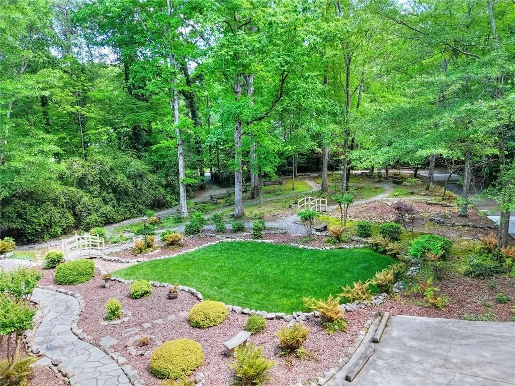 Lilburn, Georgia 30047, United States, 4 Bedrooms Bedrooms, ,5 BathroomsBathrooms,Residential,Pending,150709