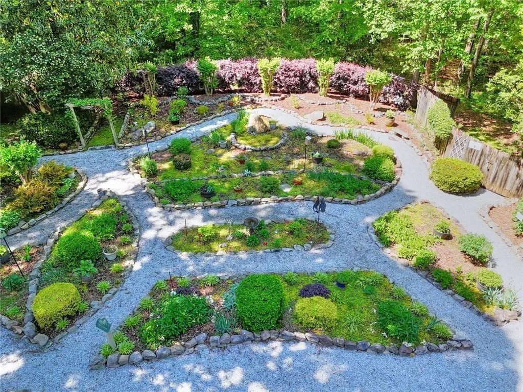 Lilburn, Georgia 30047, United States, 4 Bedrooms Bedrooms, ,5 BathroomsBathrooms,Residential,Pending,150709