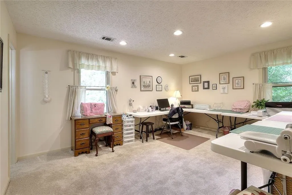 Lilburn, Georgia 30047, United States, 4 Bedrooms Bedrooms, ,5 BathroomsBathrooms,Residential,Pending,150709