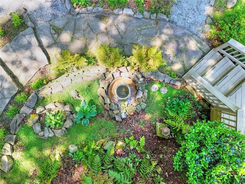 Lilburn, Georgia 30047, United States, 4 Bedrooms Bedrooms, ,5 BathroomsBathrooms,Residential,Pending,150709