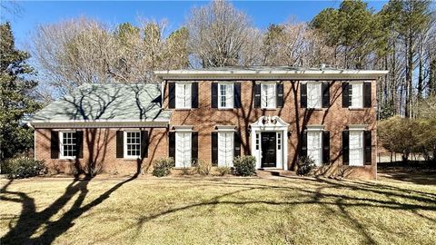 Photo of 1735 Ridgefield Drive, Roswell, GA 30075 (MLS # 7720118)
