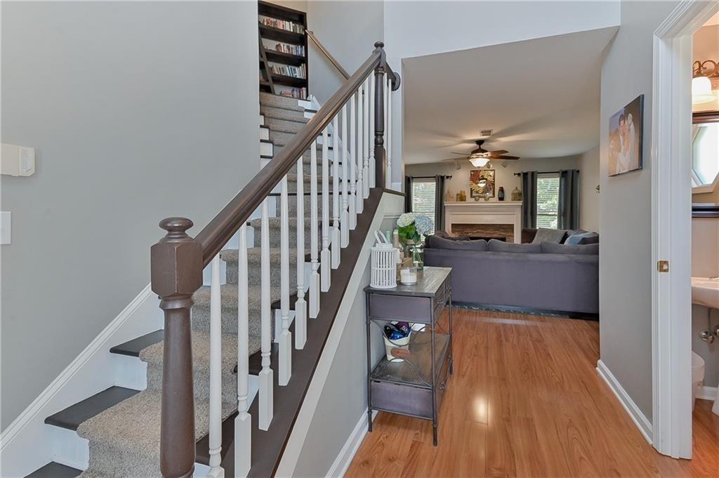 1014 Brentmoor Lane NW