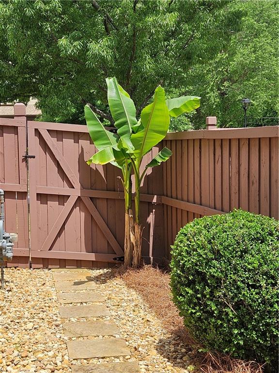 3943 Dunaire Drive, Stone Mountain, Georgia image 10