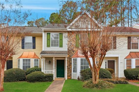 Condo For Sale - 2090 Fairways Court<br/> Kennesaw, GA 30144