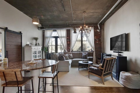 Condo For Sale - 3235 Roswell Road #520<br/> Atlanta, GA 30305