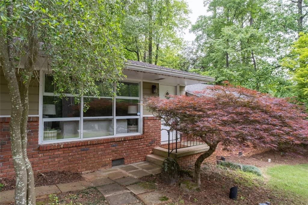 4052 Shawnee Lane, Brookhaven, Georgia image 2