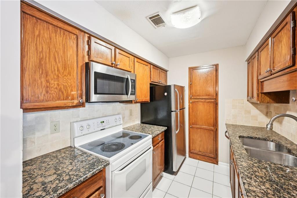 2303 Pine Heights Drive, Atlanta, Georgia image 10