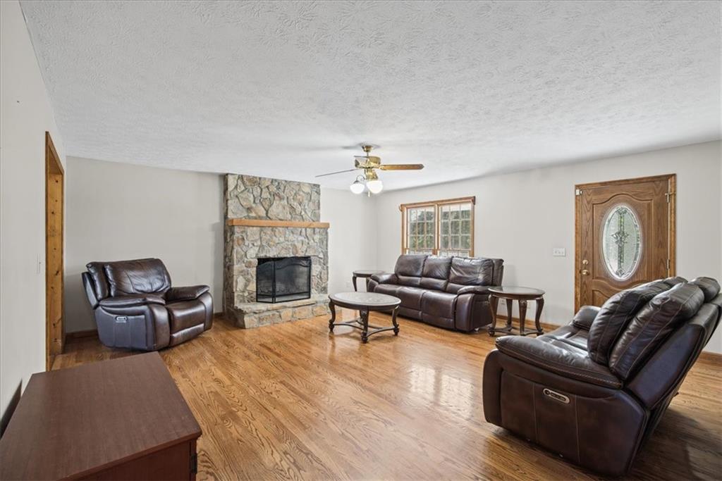549 Gribble Road SE