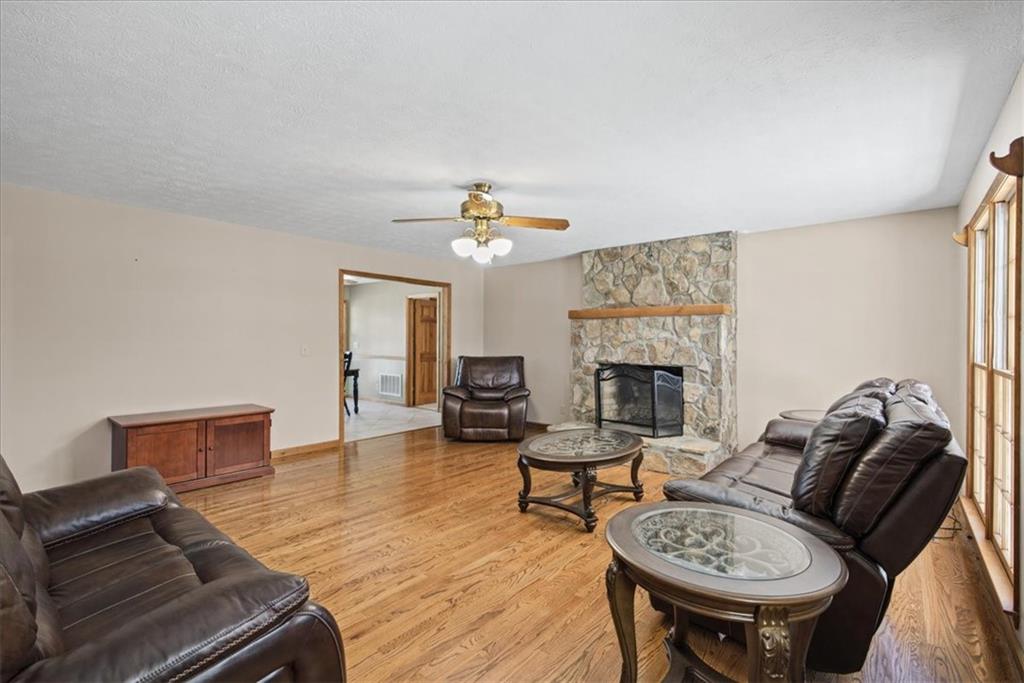 549 Gribble Road SE