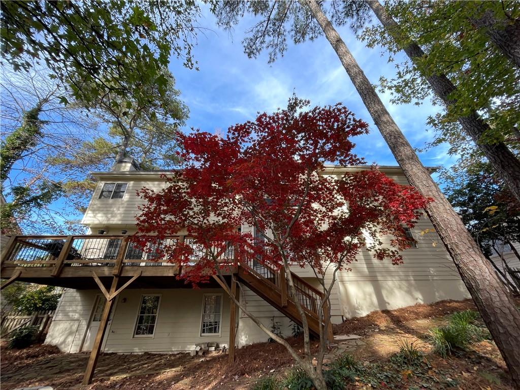 923 Grandview Way NW