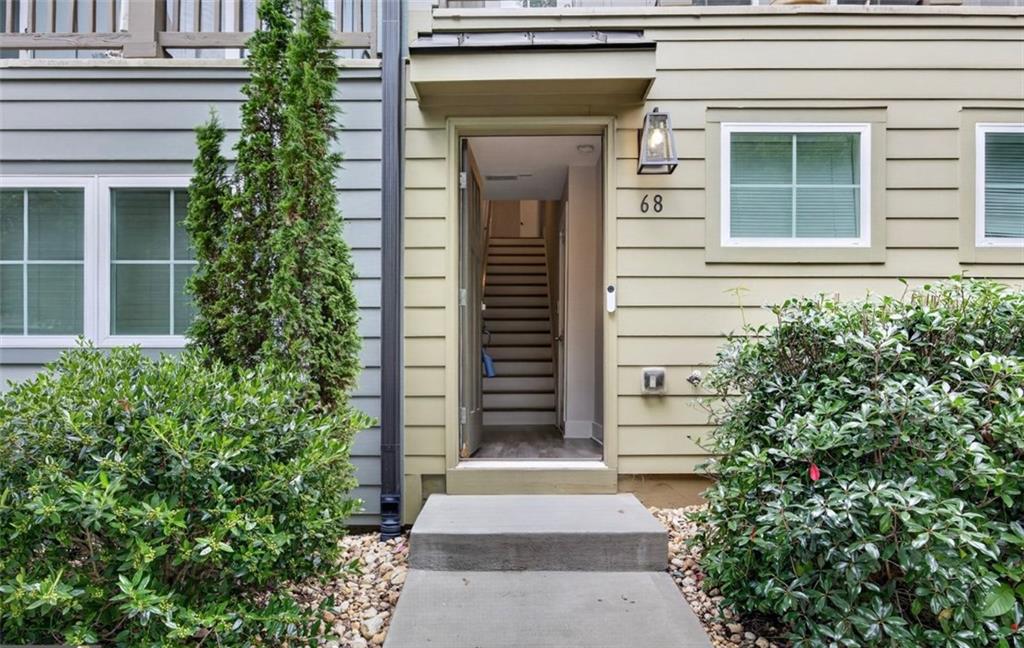 68 Adore Court SE