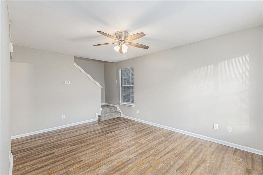 COUNTRY WALK -M154 - Residential