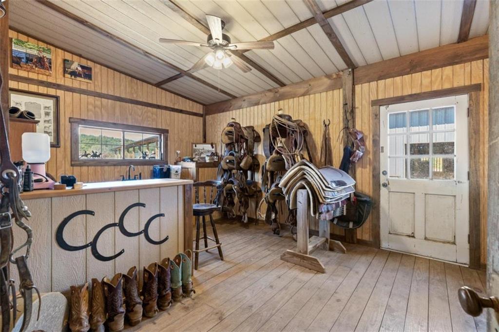 Four C's Equestrian Estate - Residential