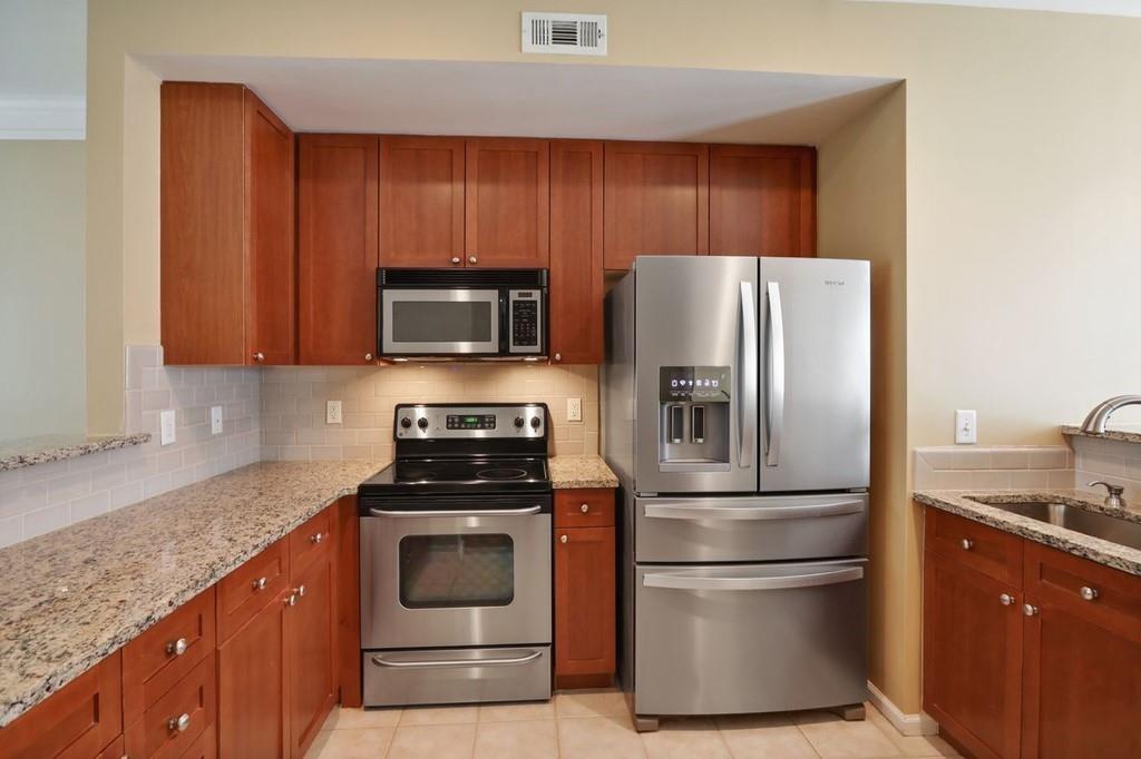 951 Glenwood Avenue SE 1604