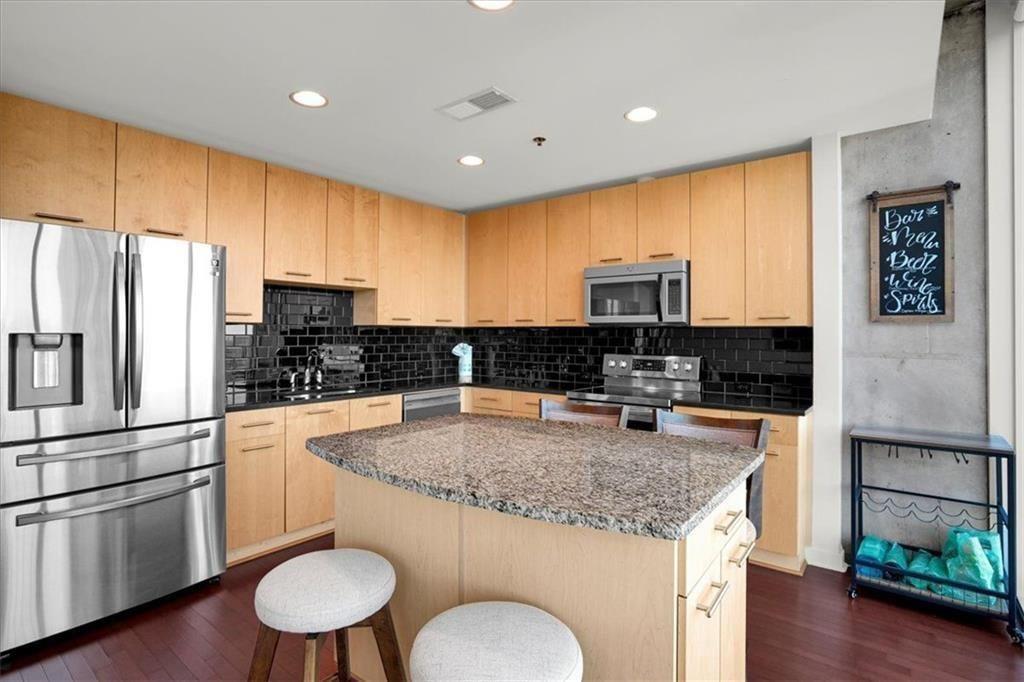 3324 Peachtree Road NE 1307