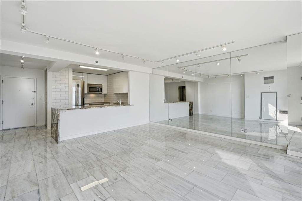 Windsor Over Peachtree - Residential