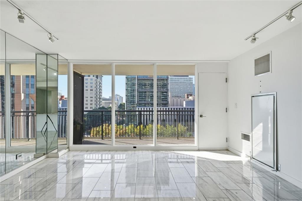 Windsor Over Peachtree - Residential