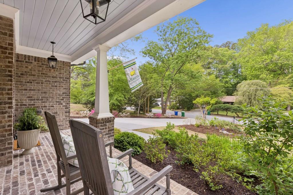 2715 S Bamby Lane NE