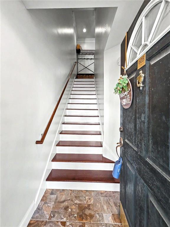 375 Highland Avenue NE 605