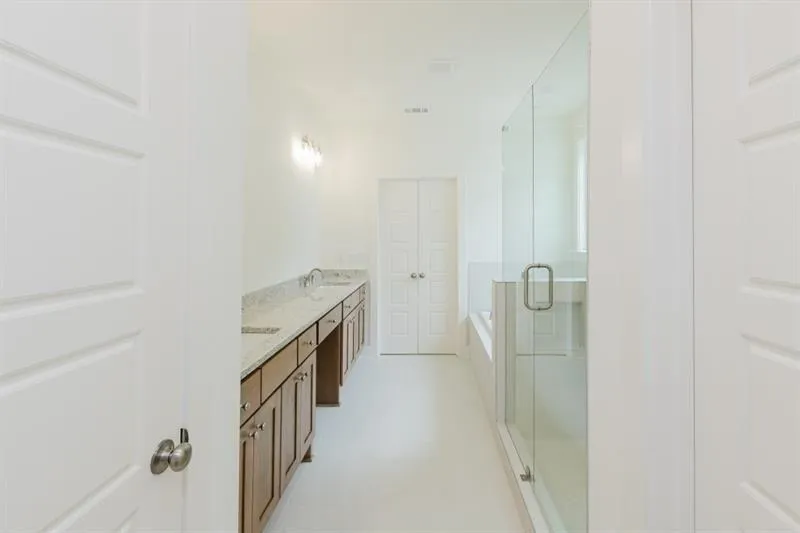 Gainesville, Georgia 30506, United States, 5 Bedrooms Bedrooms, ,5 BathroomsBathrooms,Residential,Active,218325