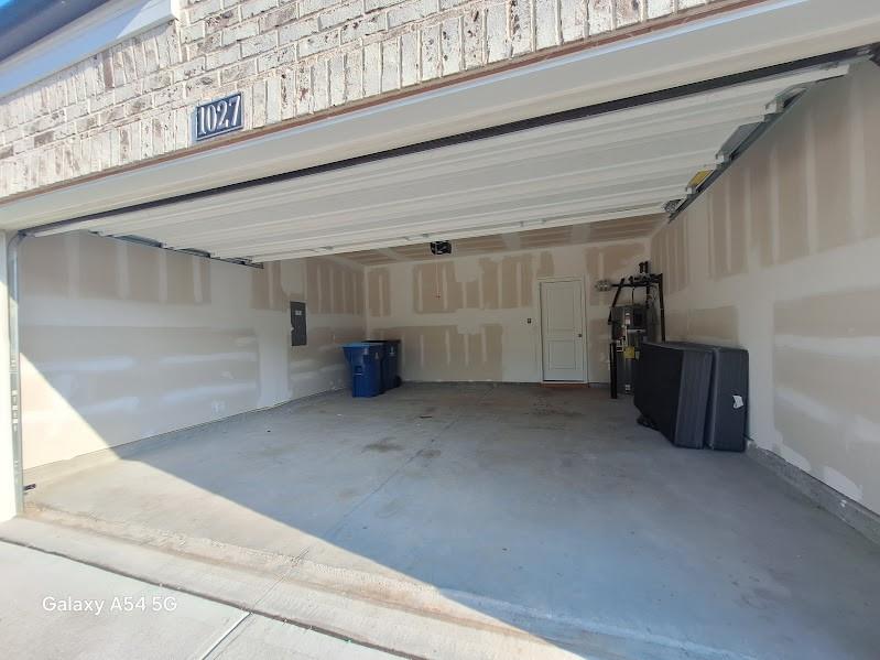 1027 Sunny Lake Drive