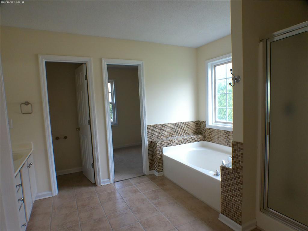 4576 Creek Forestt Trail, Lilburn, Georgia image 16