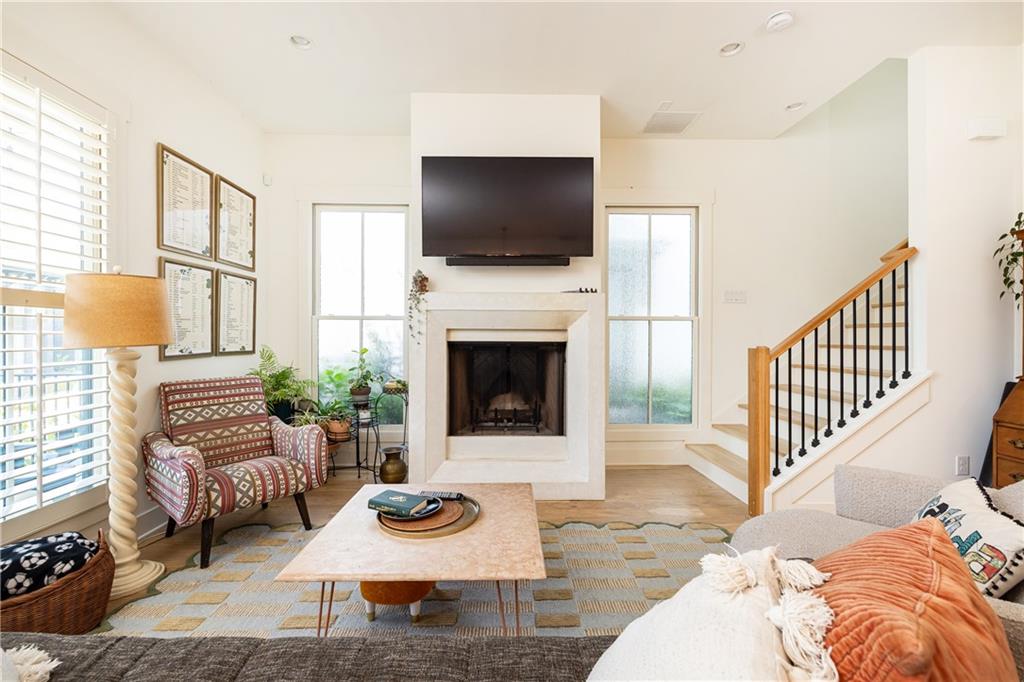 205 Kelmscott Lane