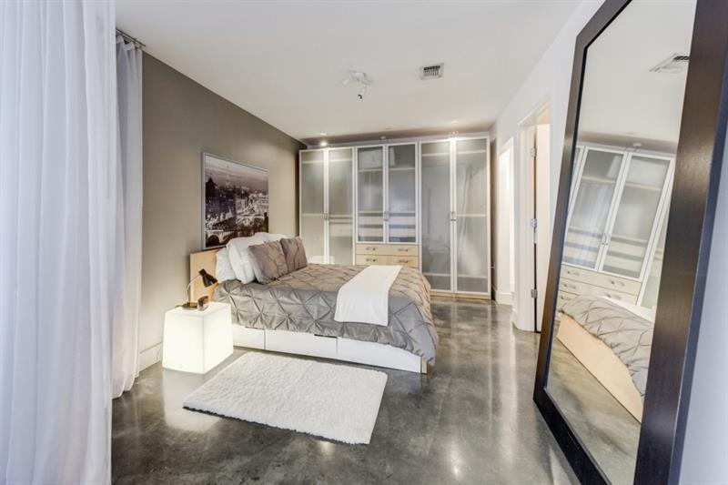 845 Spring Street 522