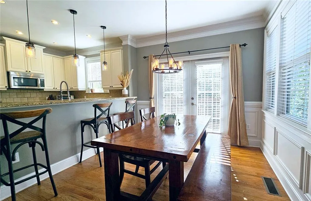 Atlanta, Georgia 30319, United States, 2 Bedrooms Bedrooms, ,3 BathroomsBathrooms,Residential,Active,88094