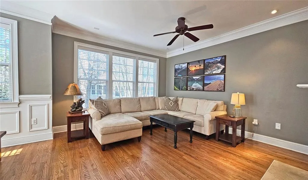 Atlanta, Georgia 30319, United States, 2 Bedrooms Bedrooms, ,3 BathroomsBathrooms,Residential,Active,88094