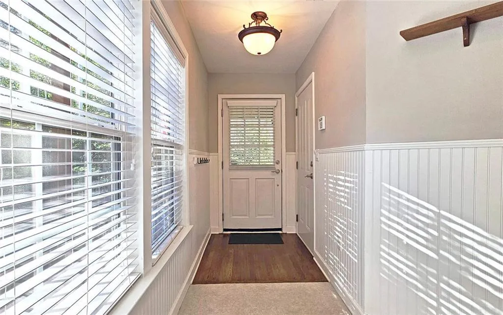 Atlanta, Georgia 30319, United States, 2 Bedrooms Bedrooms, ,3 BathroomsBathrooms,Residential,Active,88094