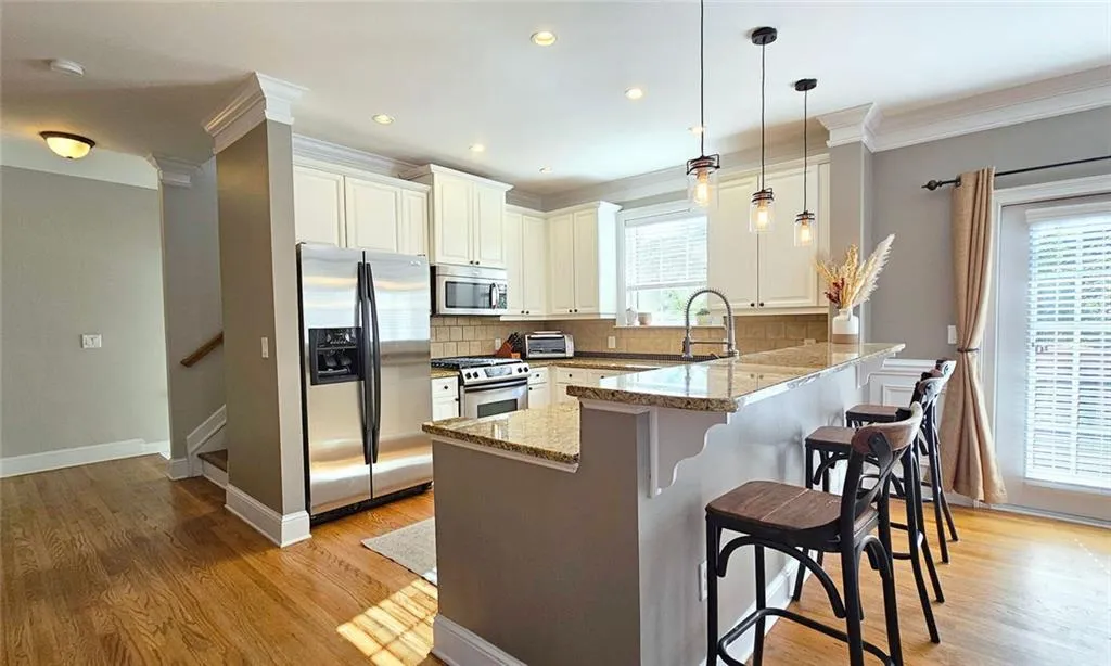 Atlanta, Georgia 30319, United States, 2 Bedrooms Bedrooms, ,3 BathroomsBathrooms,Residential,Active,88094