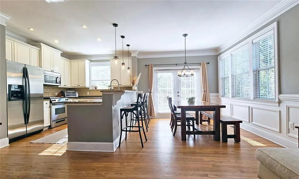 Atlanta, Georgia 30319, United States, 2 Bedrooms Bedrooms, ,3 BathroomsBathrooms,Residential,Active,88094