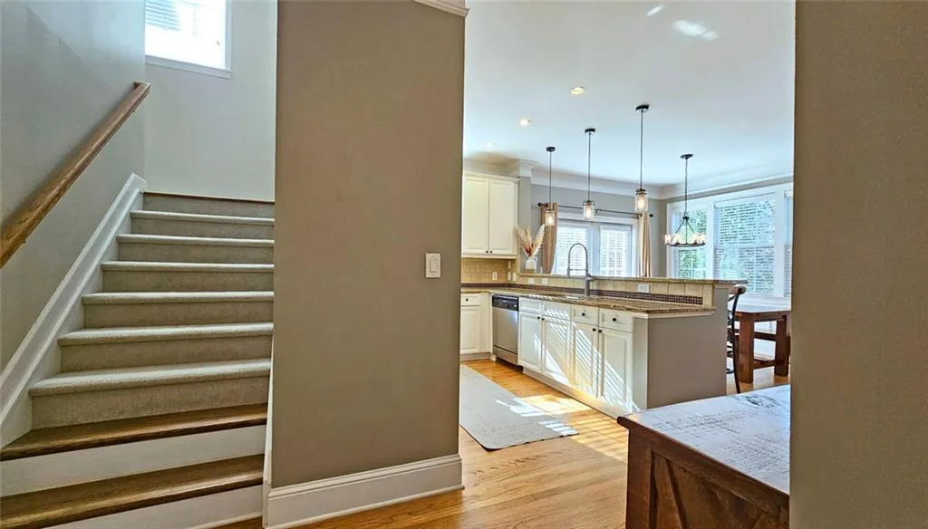 Atlanta, Georgia 30319, United States, 2 Bedrooms Bedrooms, ,3 BathroomsBathrooms,Residential,Active,88094