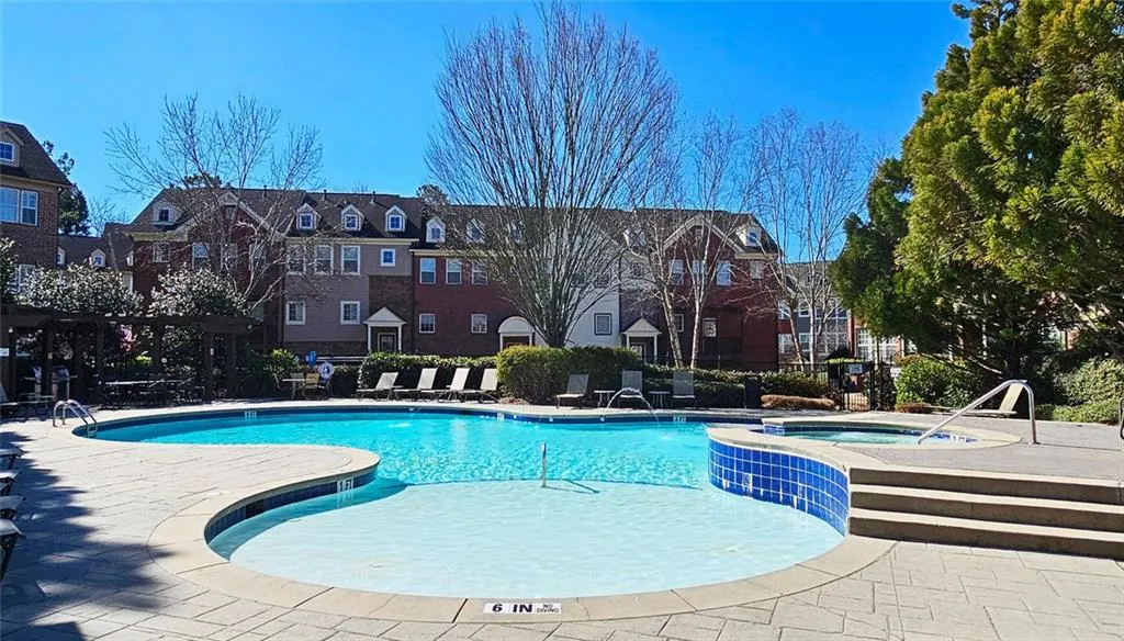 Atlanta, Georgia 30319, United States, 2 Bedrooms Bedrooms, ,3 BathroomsBathrooms,Residential,Active,88094