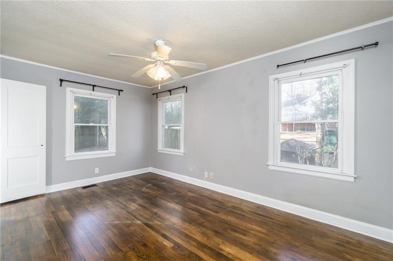 312 Phillips Drive SE