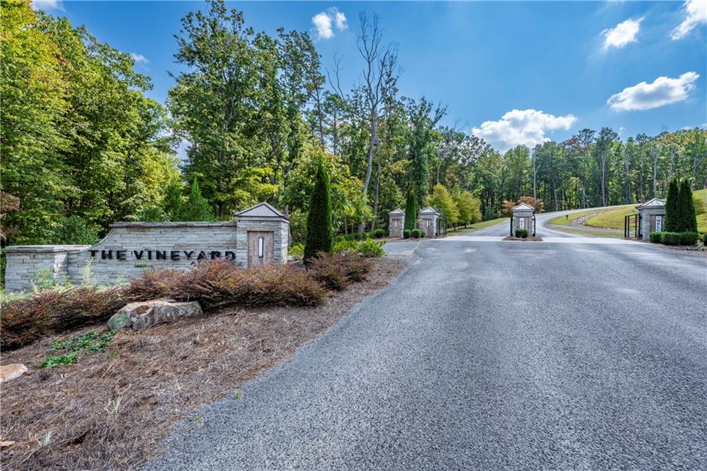 279 Highgrove Drive, Talking Rock, Georgia image 6