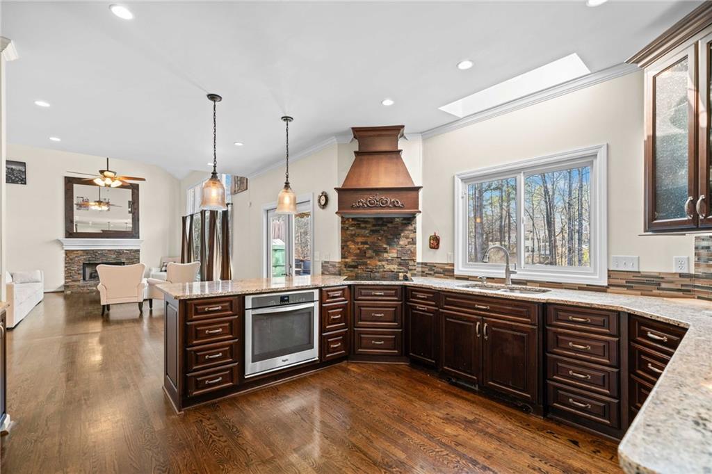 735 Amberton Close, Suwanee, Georgia image 7