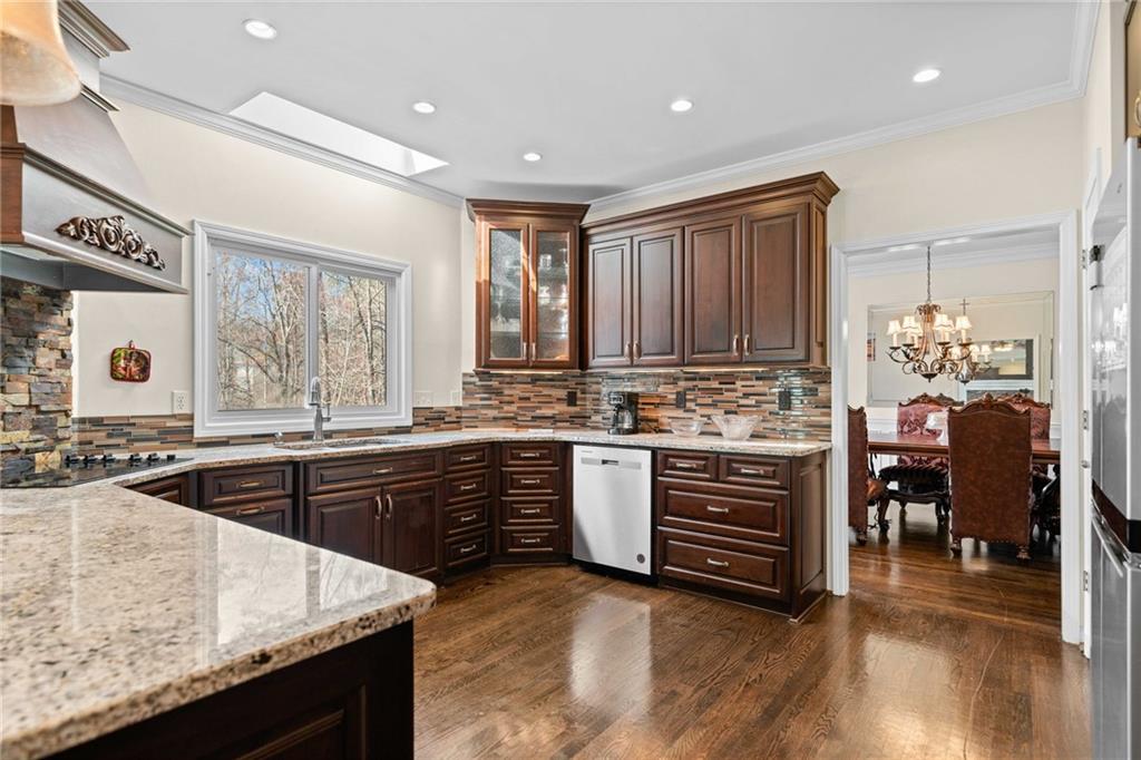 735 Amberton Close, Suwanee, Georgia image 10